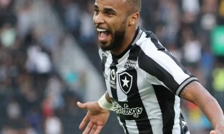 Разкриха офертата на Лудогорец за Алекс Сантана - Tribune.bg