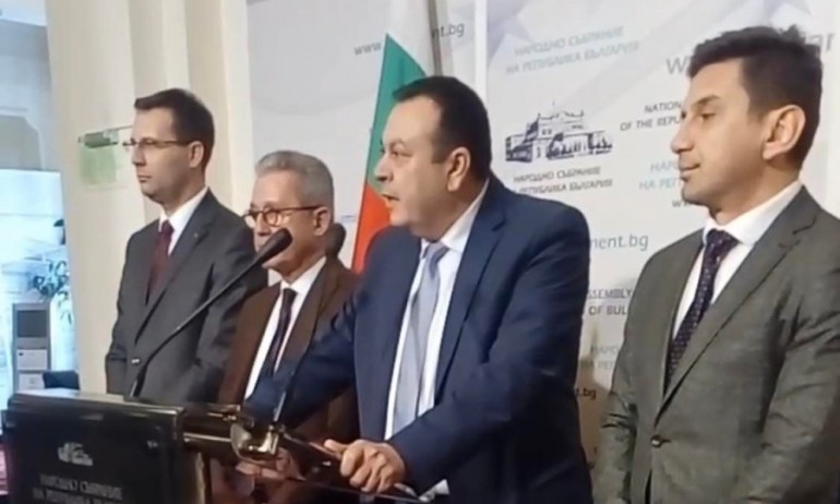 Брифинг на ДПС - Tribune.bg