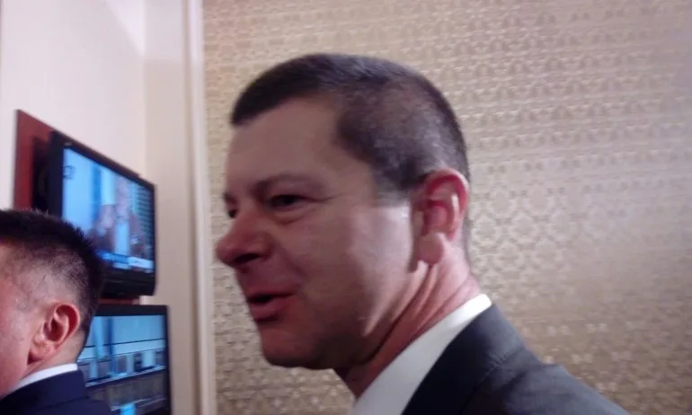 Гласуват кандидатурата на Красимир Влахов за конституционен съдия - Tribune.bg