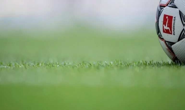 Меркел и клубовете решават за възобновяването на Бундеслигата - Tribune.bg