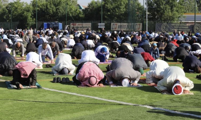 Започва свещеният за мюсюлманите месец Рамазан - Tribune.bg