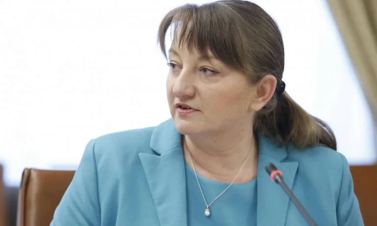 МС осигури още 40 млн. лв. за запазване на заетостта в секторите на туризма и транспорта - Tribune.bg