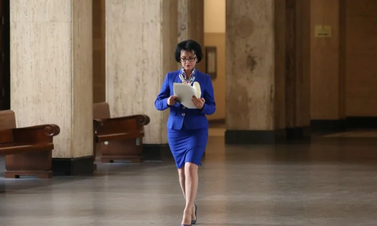 Арнаудова: Полфрийман е освободен от незаконен съдебен състав - Tribune.bg