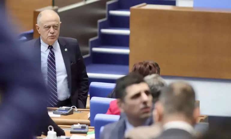 Атанасов за рапортите, че се е опитвал да вербува военни разузнавачи: Акция по дискредитиране на ПП-ДБ! - Tribune.bg