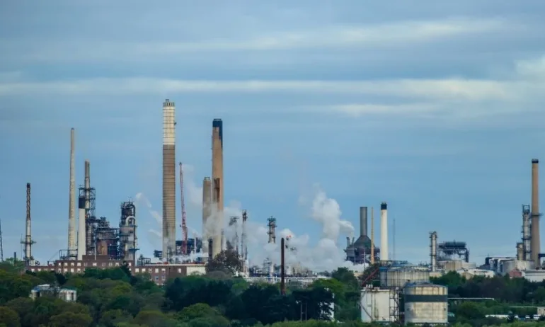 ОПЕК+ се среща на фона на предстоящо увеличение на производството на петрол - Tribune.bg