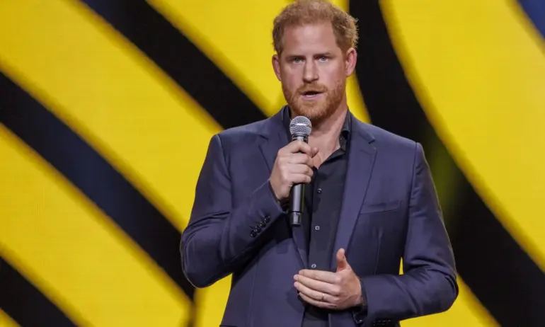 Замесиха принц Хари в секс скандал - Tribune.bg