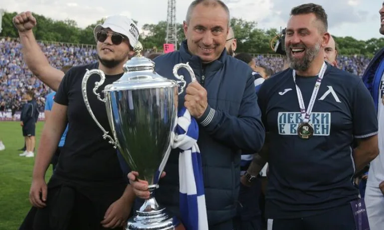 Станимир Стоилов е треньор на годината - Tribune.bg