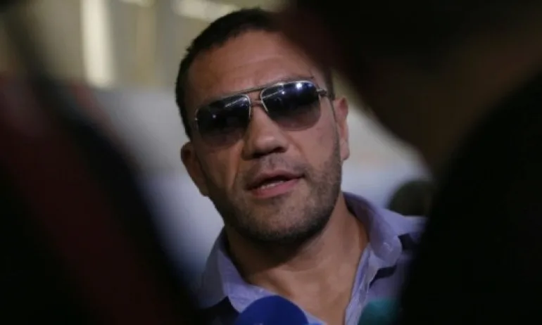 Кобрата за журналистката: Пихме заедно до 5 сутринта, да не казвам какво прави в тоалетните - Tribune.bg