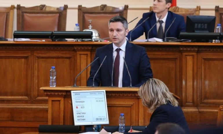 БСП заплаши в декларация: Ако дадем оръжия за Украйна, напускаме коалицията - Tribune.bg