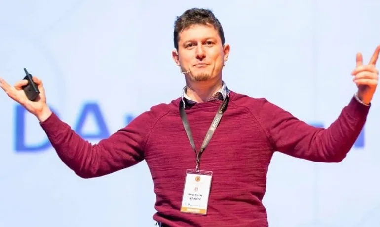 Светлин Наков: След 30 години половината от днешните професии ще изчезнат - Tribune.bg