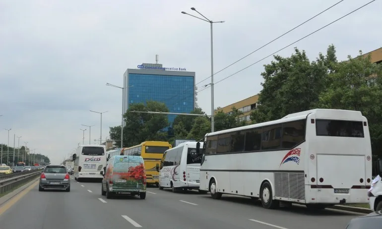 МТИТС одобри за финансиране първите 208 заявления на автобусни превозвачи - Tribune.bg