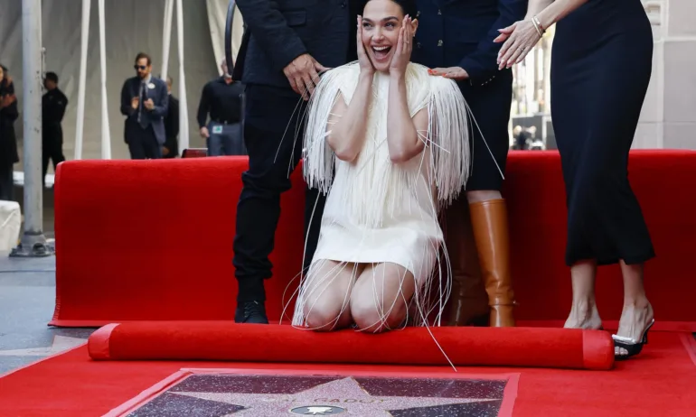 Гал Гадот вече има своя звезда на Алеята на славата в Холивуд - Tribune.bg