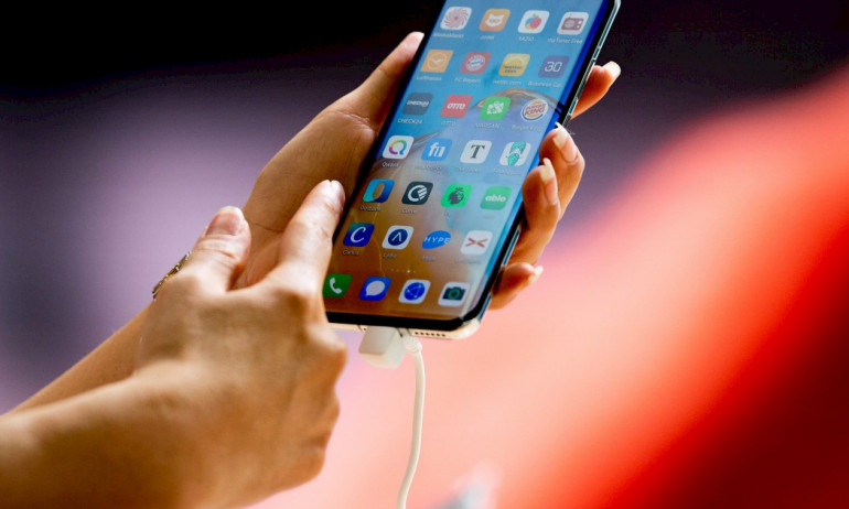 ЕС реши: Универсално зарядно за всички телефони - Tribune.bg