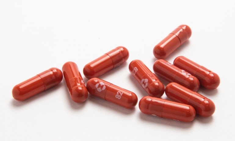 ЕМА разреши употребата на хапчето срещу COVID на Мерк - Tribune.bg