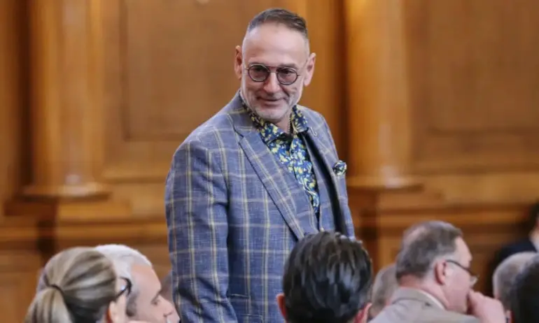 Любен Дилов пред Tribune за скандала между Радостин Василев и Бориславова, може ли СОС да продължи без председател - Tribune.bg