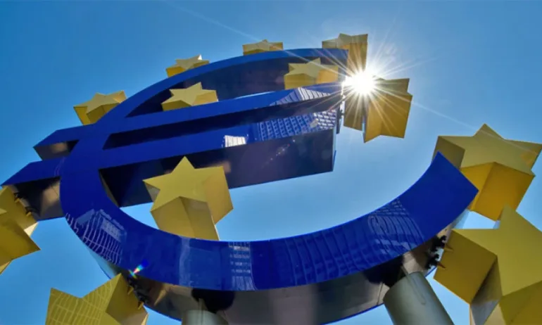 Данните за инфлацията в САЩ потопиха еврото до едногодишно дъно спрямо щатския долар - Tribune.bg