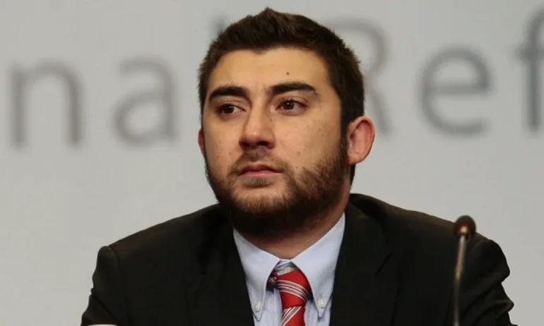 Карлос Контрера: Куку-руку или какво ни готви сектата на спасителите - Tribune.bg