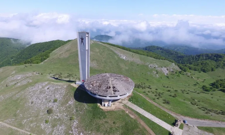 Социалистите се качват на Бузлуджа, отбелязват 128 години - Tribune.bg