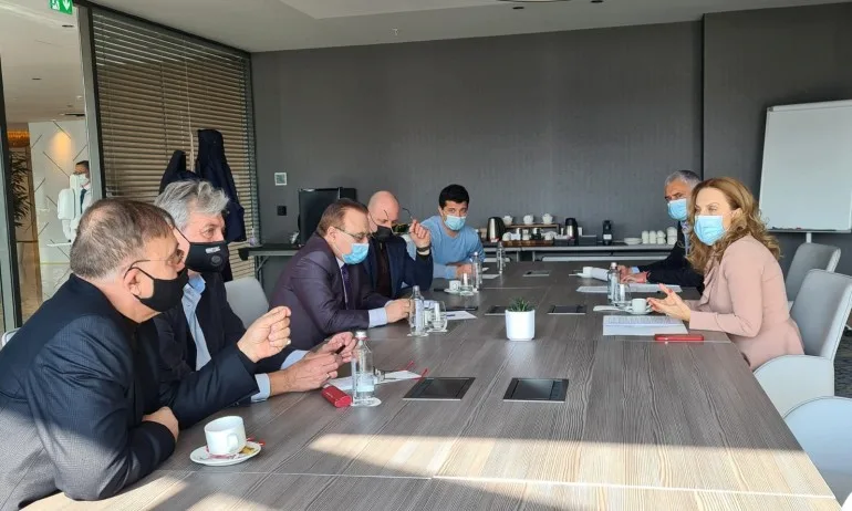 Марияна Николова пред БХРА: Браншът ще продължи да се подпомага, мерките ще продължат да действат - Tribune.bg