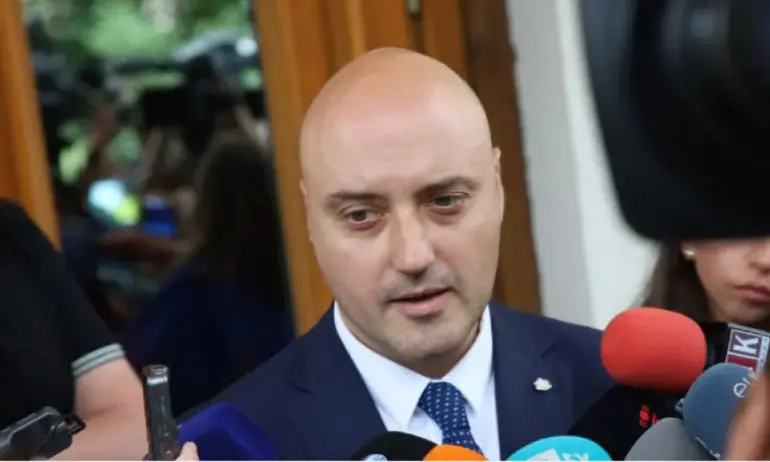 Славов за Нотариуса: Контактите му са стигали до най-високото ниво в системата - Tribune.bg