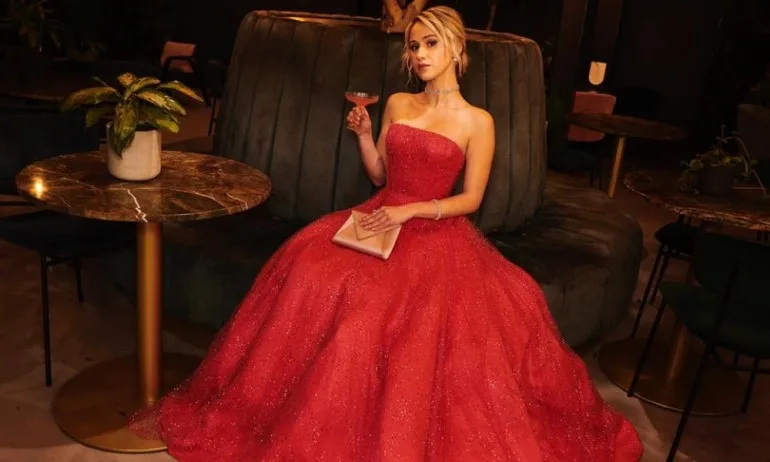 Розамунд Пайк взе Златния глобус в категорията на Мария Бакалова - Tribune.bg