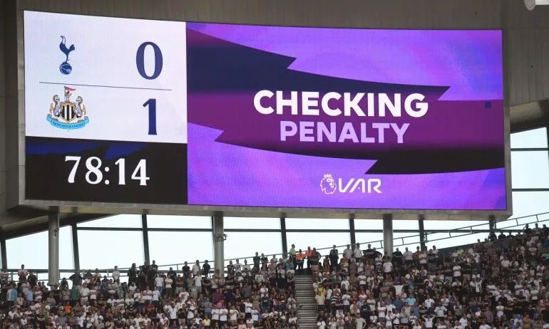 В АНГЛИЯ: Шефът на съдиите се среща с всички треньори от Висшата лига за ВАР - Tribune.bg