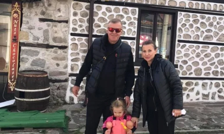 Внучката на Илиана Раева и Наско Сираков: Остани вкъщи и спаси баба си и дядо си - Tribune.bg