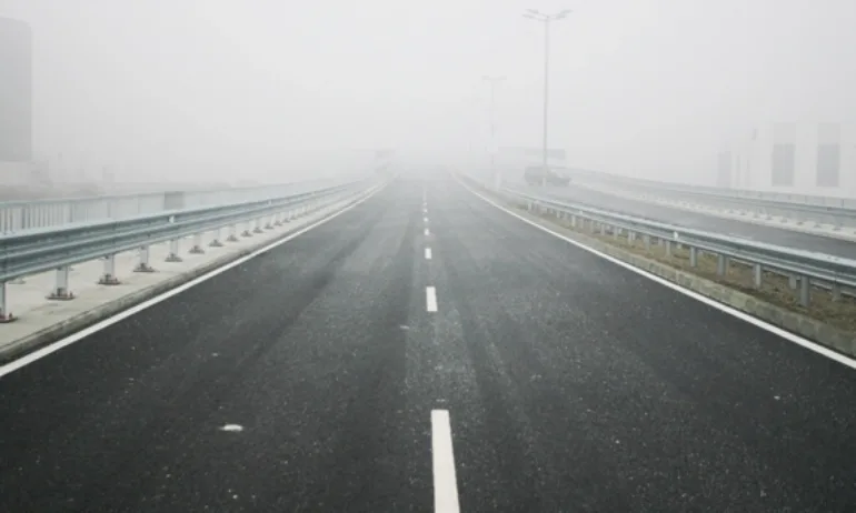 Карайте внимателно: Намалена видимост на магистрала Тракия край Стара Загора - Tribune.bg