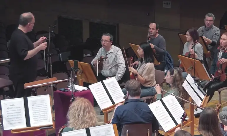 Министърът на културата маестро Найден Тодоров и Националният оркестър направиха нови записи на химните на Република България и Европа - Tribune.bg