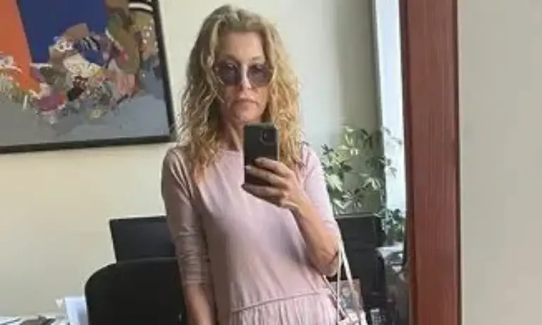 Пиарката на Столична община и съпруга на Гого Лозанов се държи като партиен ПР на ПП/ДБ/СС - Tribune.bg