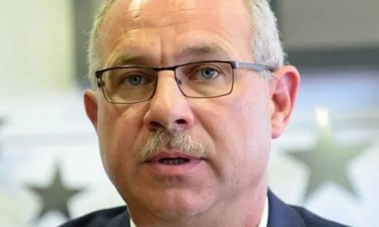 Въртят сучат Корнела и Милиончева - все до приватизацията опират - Tribune.bg