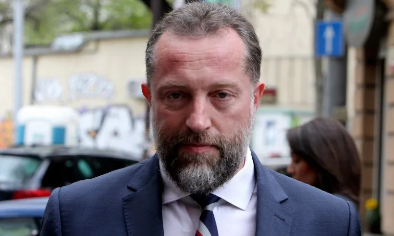 Иво Христов заряза обещанията за високи доходи в ЕС, обяви война на медарите в Южна Америка - Tribune.bg