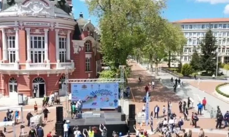 Трагичен инцидент: 50-годишен участник почина по време на маратона във Варна - Tribune.bg