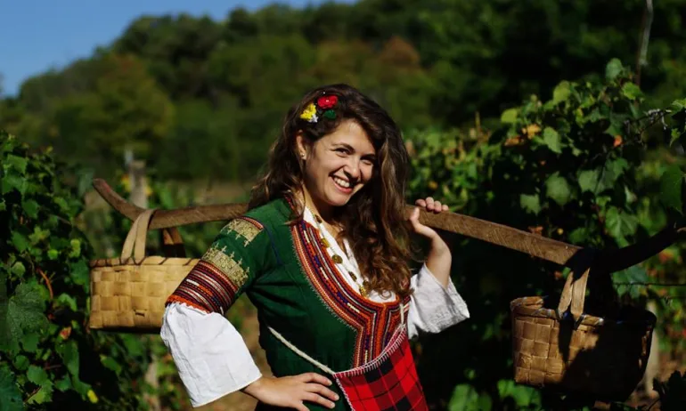 Резиденция Баба: Топлата къща с баба и дядо, които те очакват с нетърпение - Tribune.bg