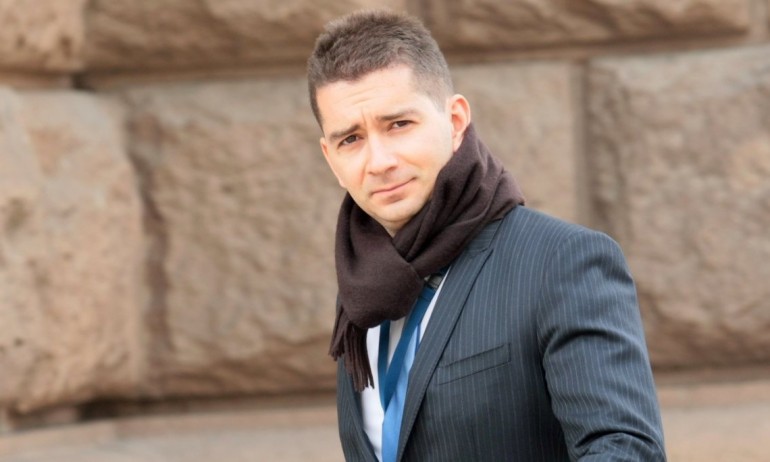 Слави Василев: Сега го гледам тоз келеш. Напушен в кабинета си… - Tribune.bg