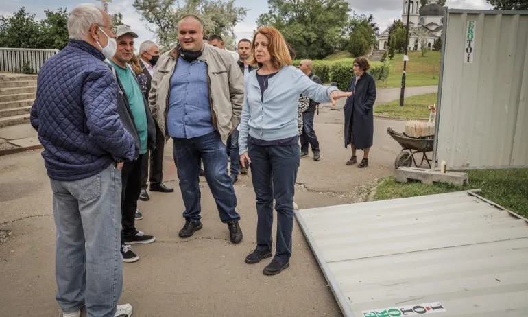 Фандъкова провери изграждането на фитнес на открито в парка в Дружба - Tribune.bg