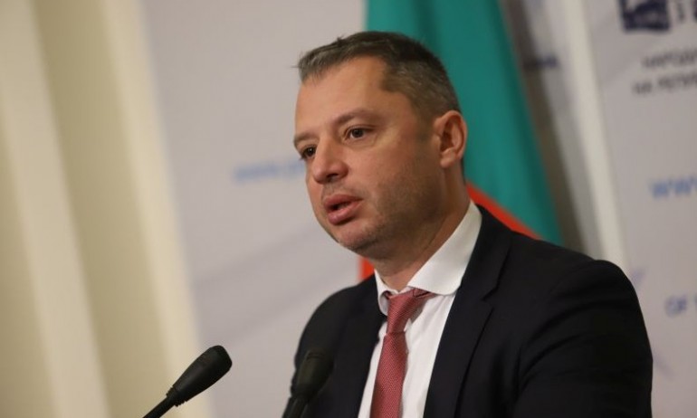 ГЕРБ иска оставката на Александър Николов: Най-големият провал в правителството е в енергетиката - Tribune.bg