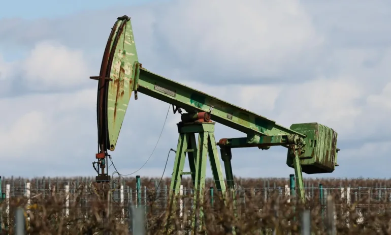 Брент над 115 долара: Нов натиск върху пазарите заради кризата в Ормузкия проток - Tribune.bg