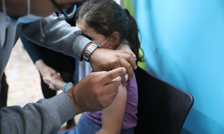 Директорът на ИАЛ: Възможно е до края на годината да има доставка на ваксини за деца - Tribune.bg