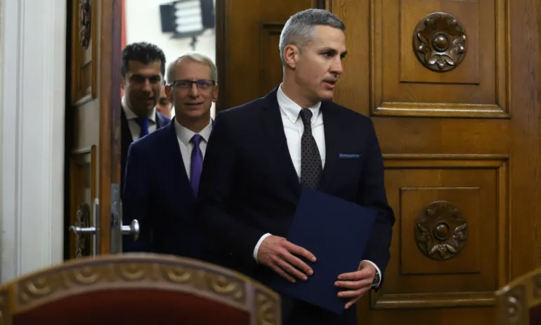 ПП връщат мандата в понеделник или вторник, ако декларацията не бъде приета - Tribune.bg