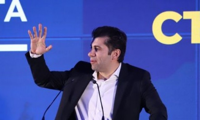 Петков: Най-глупавото е да се запънем за Северна Македония - Tribune.bg