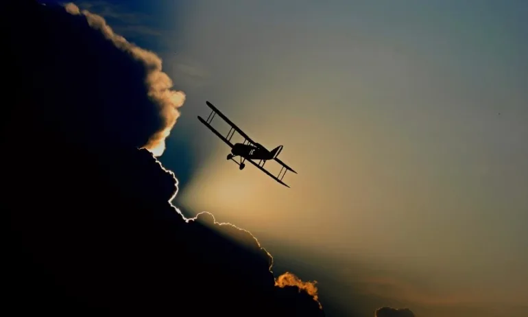 Малък самолет с 10 души на борда изчезна в Аляска - Tribune.bg