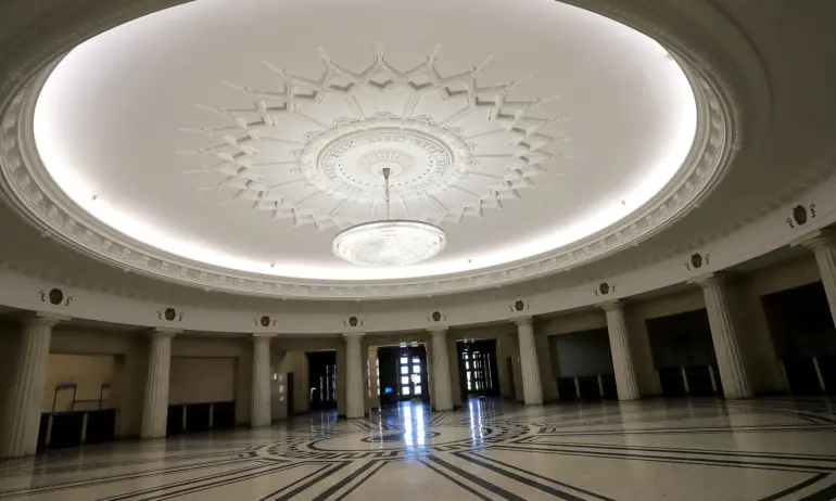 Здравната комисия в НС изслушва единствения кандидат за подуправител на НЗОК - Tribune.bg