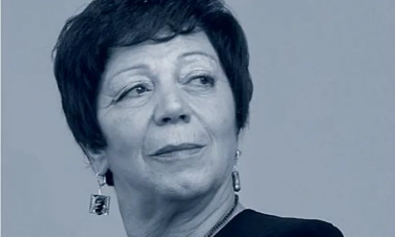 Божана Апостолова: Стефан Цанев се обади и каза Завиждам ти за този роман, Божана!. - Tribune.bg