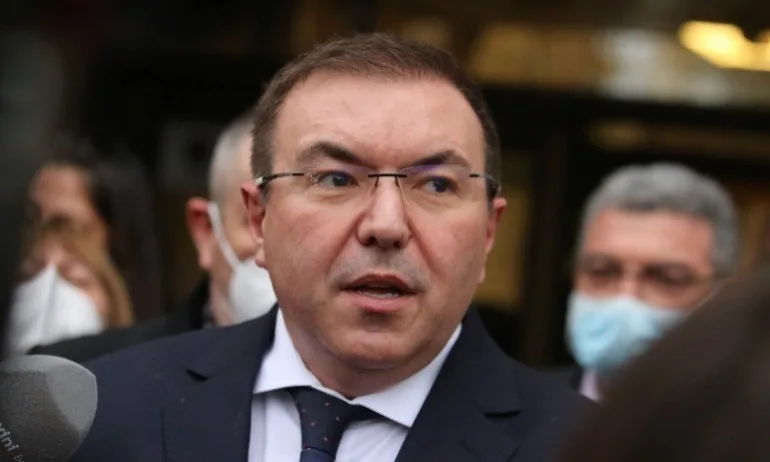 БСП поиска оставка на здравния министър заради отсъствие от парламентарен контрол - Tribune.bg