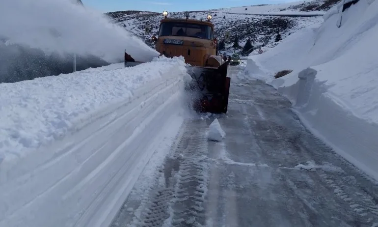 Троянският проход е затворен, през Превала и Рожен не се пропускат тежки камиони - Tribune.bg