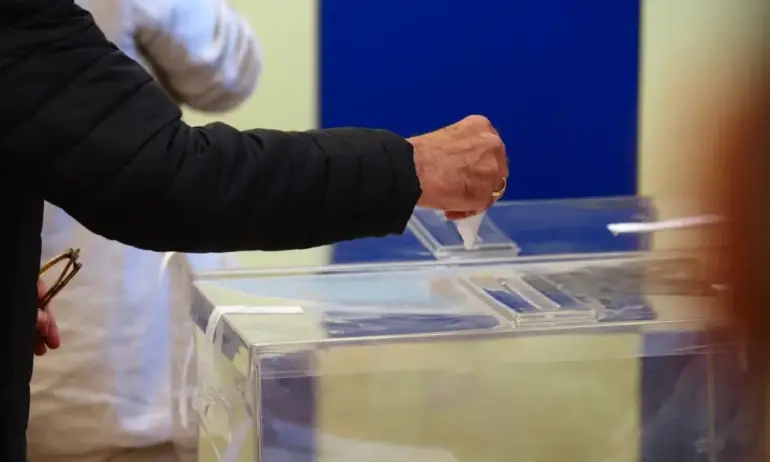 Избирателната активност в София към 19.00 часа е 33,4%, сочат