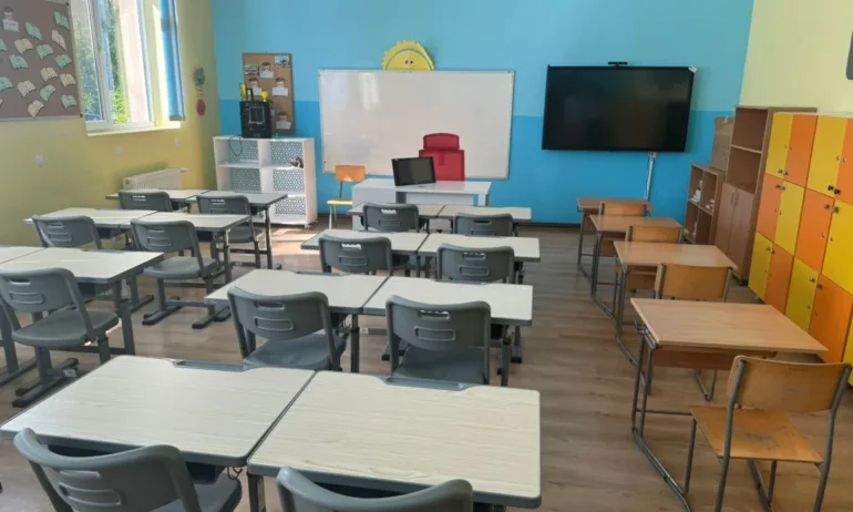 МОН обсъжда отпадане на външното оценяване в десети клас - Tribune.bg