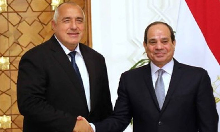 Борисов с подарък от президента на Египет – смиволът на бог Хор (СНИМКИ) - Tribune.bg