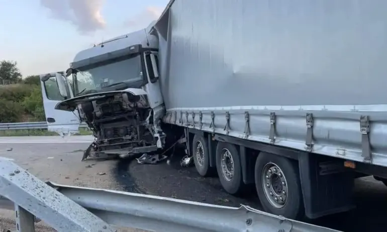 Тежка катастрофа на магистрала Тракия“ в посока София. Ударили са